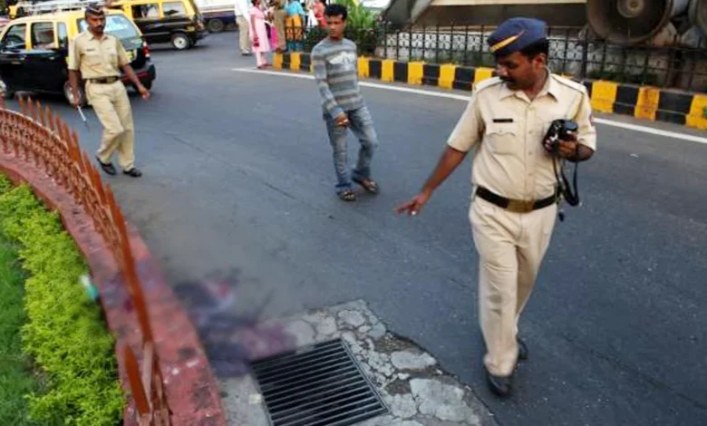 Thane is shaken! Fight over cricket