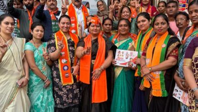 wife Lata Eknath Shinde took part in the election