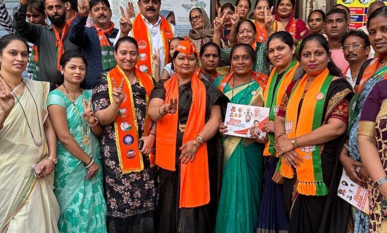 wife Lata Eknath Shinde took part in the election