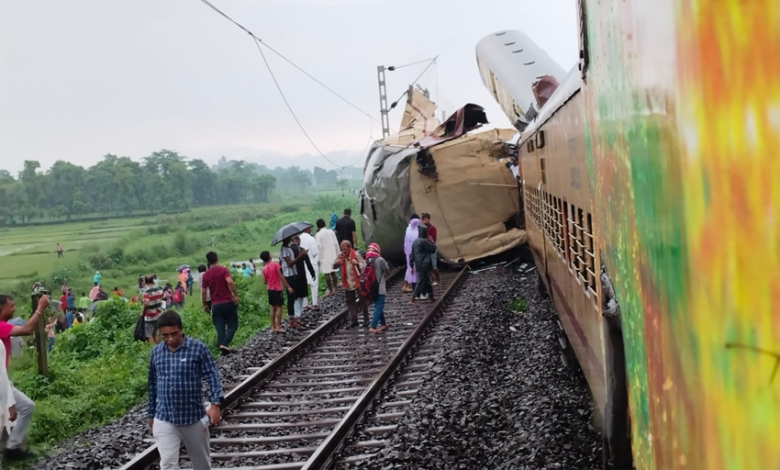 goods train collides with Kanchenjunga Express train