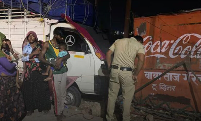 A speeding car crushed 9 labourers in Nagpur