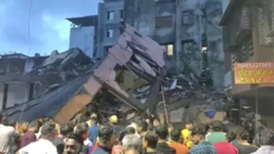 3 people killed as 4-storey building collapses