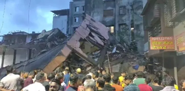 3 people killed as 4-storey building collapses