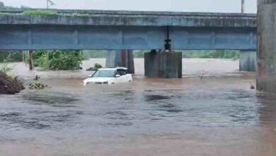 The motor got stuck in the deep river bed of Panvel