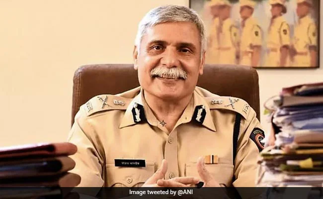 Former Mumbai Police Commissioner Sanjay Pandey is going to step into politics, will join this party