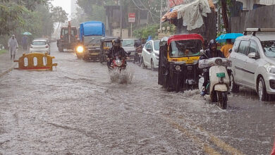 Rainy season continues in Mumbai for three days, waterlogging in many areas due to heavy rain