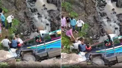 Horrible accident in Amravati, bus full of 50 people fell into 30 feet deep ditch