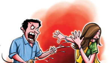 Mumbai: Wife asks for divorce after discovering the affair, husband attacks her with acid